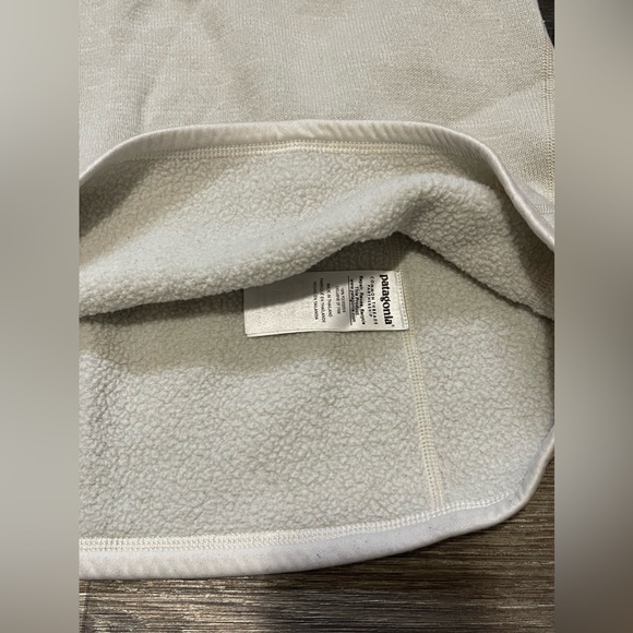 Half zip Patagonia jacket ￼ - Picture 2 of 4